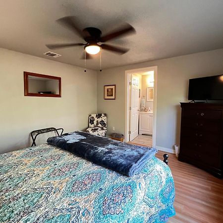 Boho Bliss- Cozy Private Room 2 Miles From Alamodome! San Antonio Bagian luar foto