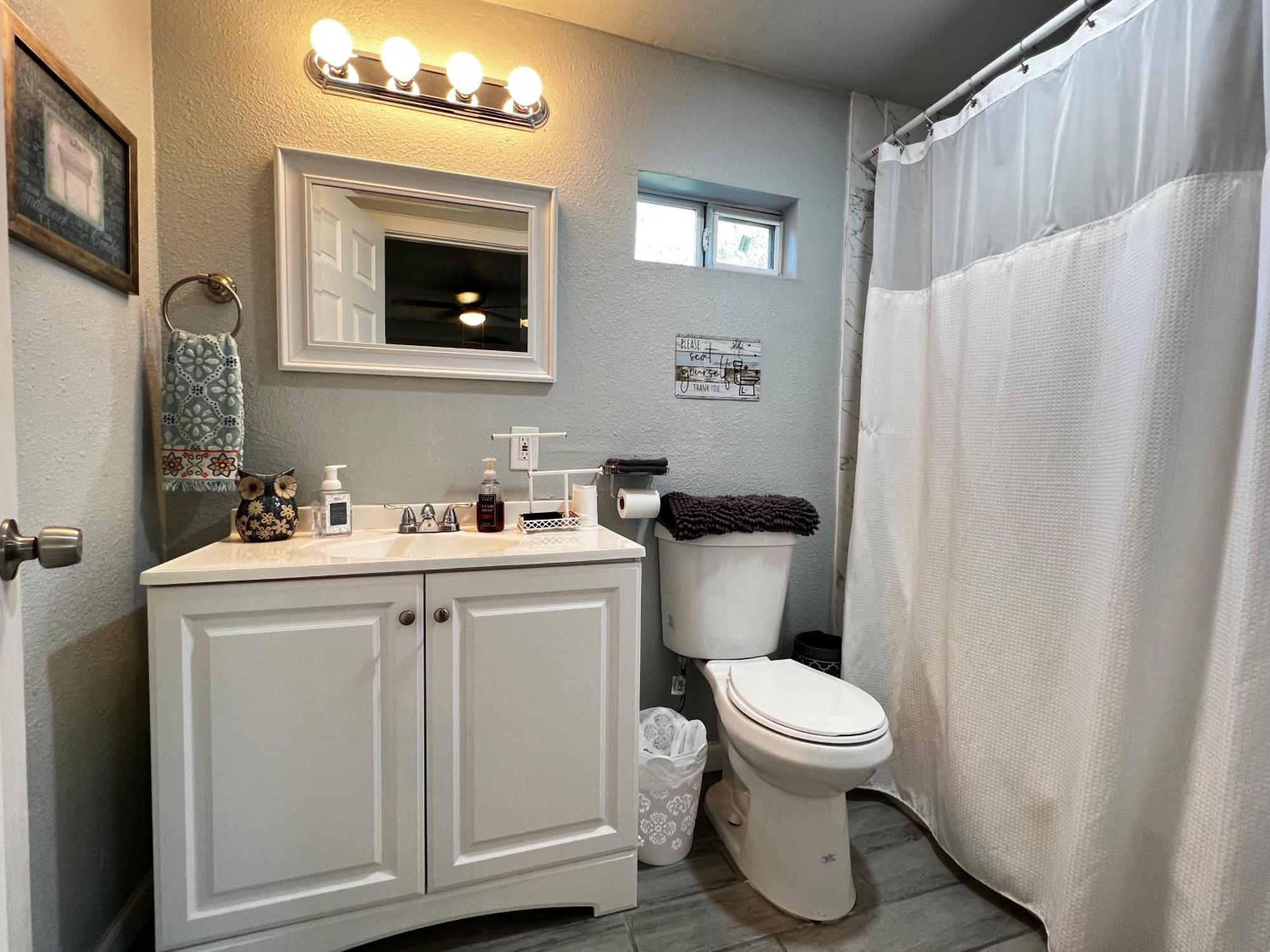 Boho Bliss- Cozy Private Room 2 Miles From Alamodome! San Antonio Bagian luar foto
